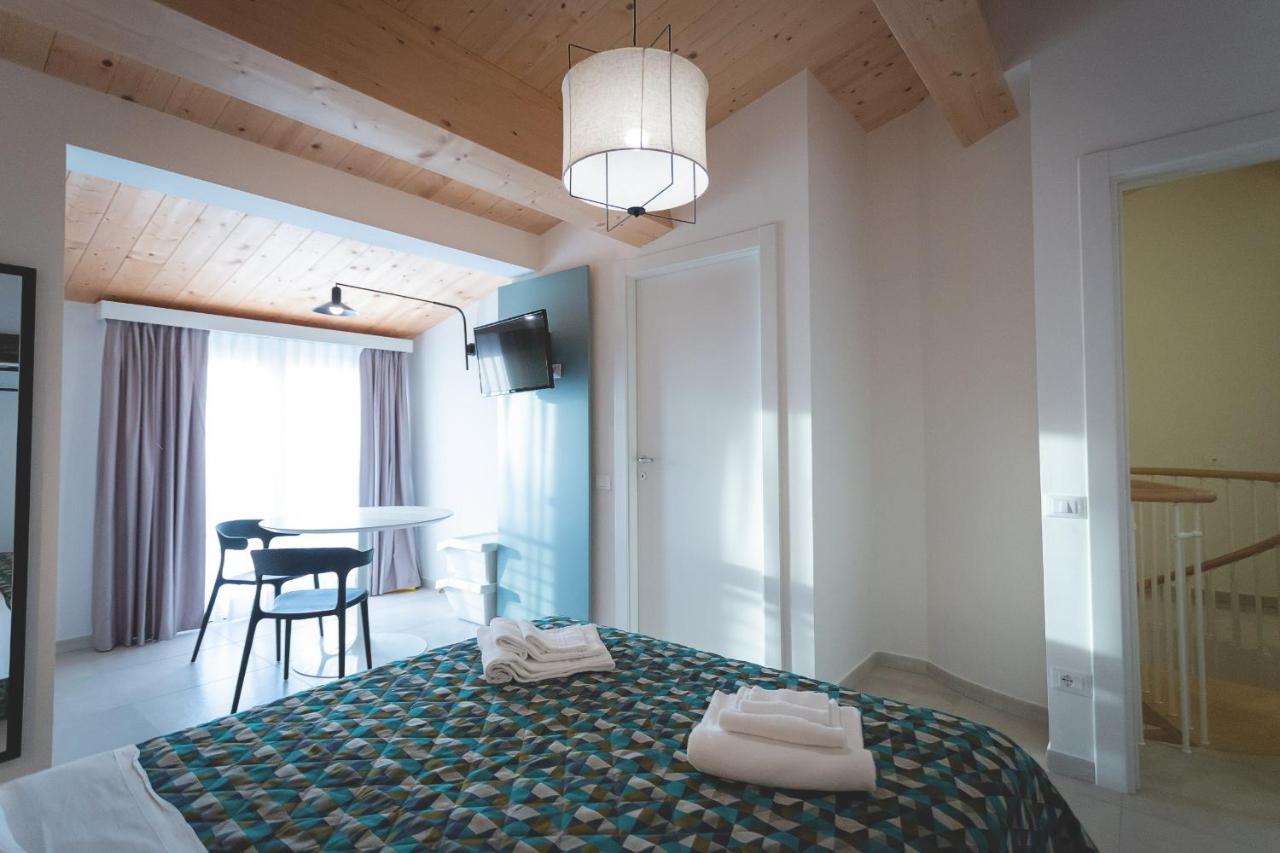 Via Siena 4 - Suites & Rooms Marina di Cecina Eksteriør bilde